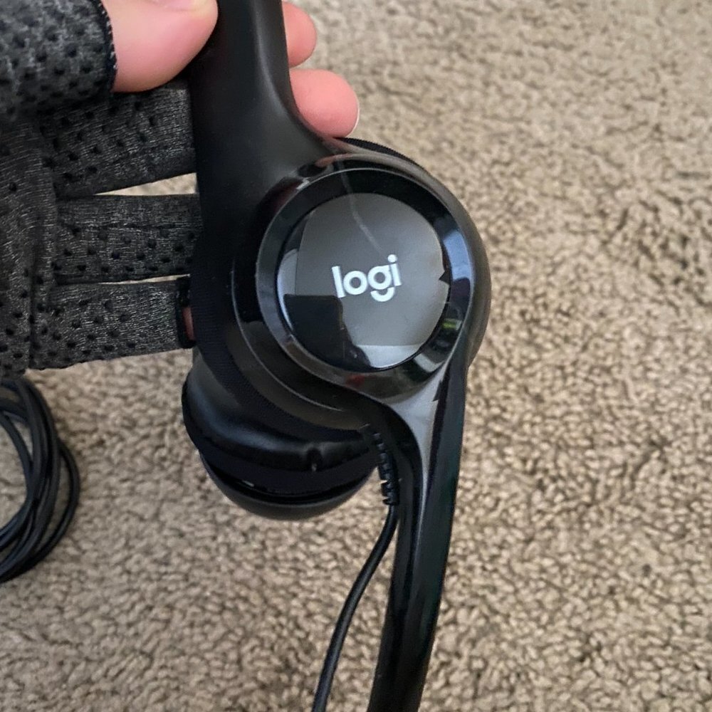 Logitech Black Headset With Microphone - Picture 6 of 6